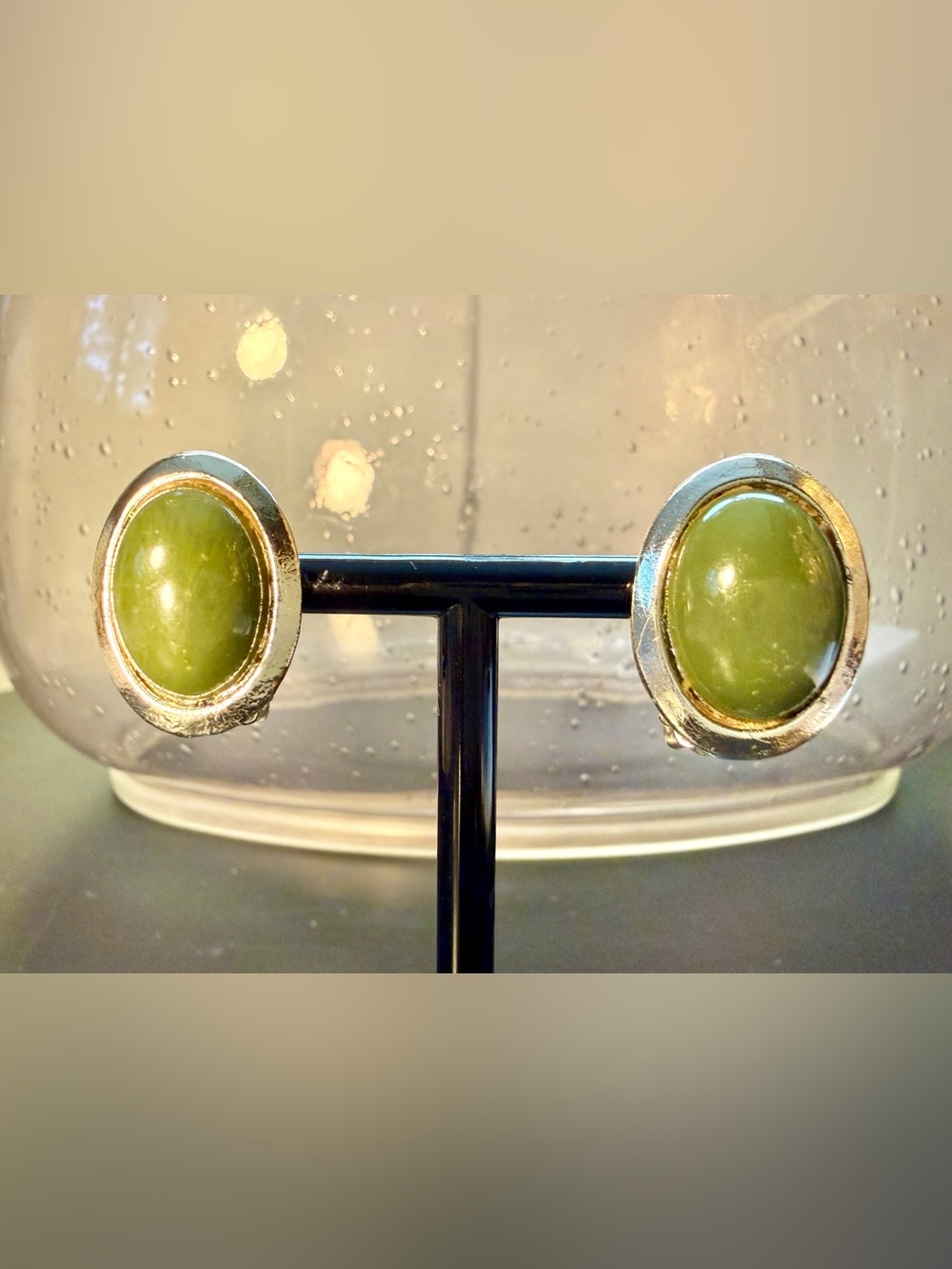 Vintage 1970s/1980s Faux Jade Dome Oval Silver Tone Clip On Earrings